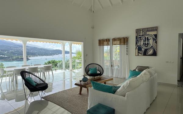 Maison à vendre    5 pièces •  Bouillante