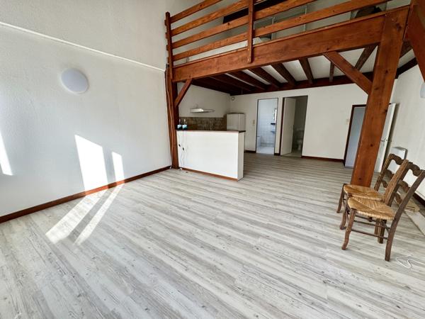 Ensemble immobilier de 2 maisons de 115 m2 et 60 m2 environ à Meschers/Gironde Meschers-sur-Gironde (17132)