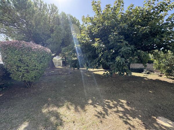 Ensemble immobilier de 2 maisons de 115 m2 et 60 m2 environ à Meschers/Gironde Meschers-sur-Gironde (17132)