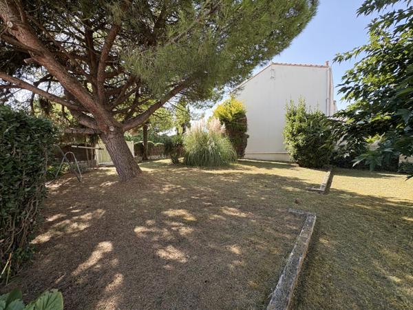 Ensemble immobilier de 2 maisons de 115 m2 et 60 m2 environ à Meschers/Gironde Meschers-sur-Gironde (17132)