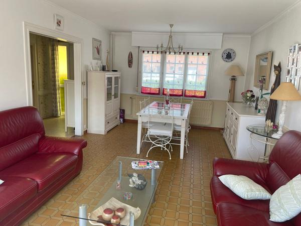 Maison - 80 m² -   lumineuse avec jardin et garage