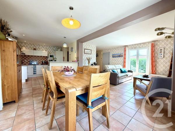 Maison à vendre  4 pièces - 97 m 2   AIMARGUES  - 30