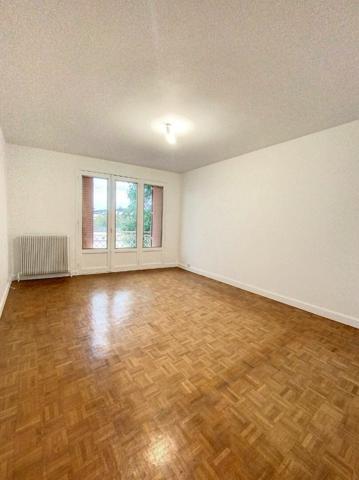 Appartement à louer    4 pièces •    Vichy