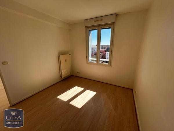 Appartement à vendre 2 pièces 39.27m² Évry-Courcouronnes (91080)