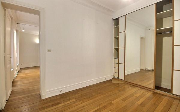Appartement à vendre    2 pièces • 62,73 m2 Paris 14