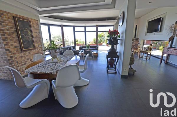 Maison d’architecte 8 pièces de 300 m² à Mandelieu-la-Napoule (06210)