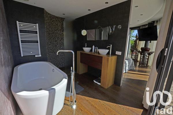 Maison d’architecte 8 pièces de 300 m² à Mandelieu-la-Napoule (06210)