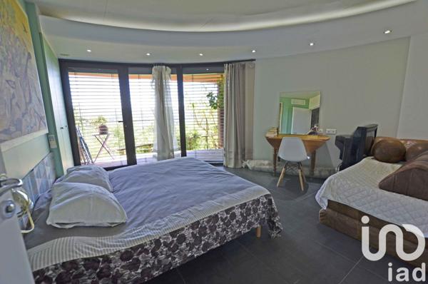 Maison d’architecte 8 pièces de 300 m² à Mandelieu-la-Napoule (06210)