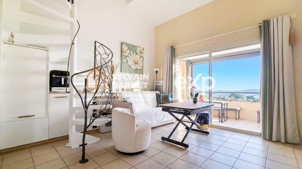 83320 CARQUEIRANNE - DUPLEX 3 PIECES AVEC TERRASSE VUE MER PANORAMIQUE CAVE LOCAL VELOS PARKINGS PRIVÉS EN SUS - QUARTIER GRANDE BASTIDE - BUS CA01