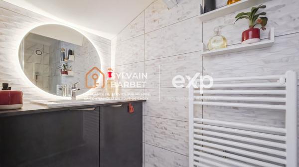 83320 CARQUEIRANNE - DUPLEX 3 PIECES AVEC TERRASSE VUE MER PANORAMIQUE CAVE LOCAL VELOS PARKINGS PRIVÉS EN SUS - QUARTIER GRANDE BASTIDE - BUS CA01