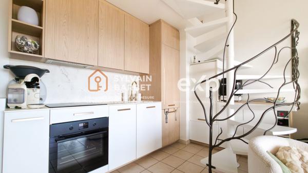 83320 CARQUEIRANNE - DUPLEX 3 PIECES AVEC TERRASSE VUE MER PANORAMIQUE CAVE LOCAL VELOS PARKINGS PRIVÉS EN SUS - QUARTIER GRANDE BASTIDE - BUS CA01