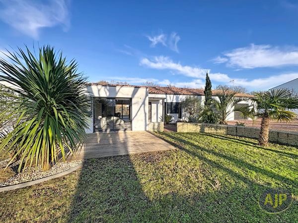 Vente maison La Garnache : 434 900 € - AJP Immobilier Challans