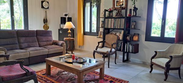 L'Isle-sur-la-Sorgue (84800) Isle sur la Sorgue / St Antoine superbe maison de 180 m2 vterrain 2900 m2 piscine.