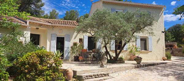 L'Isle-sur-la-Sorgue (84800) Isle sur la Sorgue / St Antoine superbe maison de 180 m2 vterrain 2900 m2 piscine.