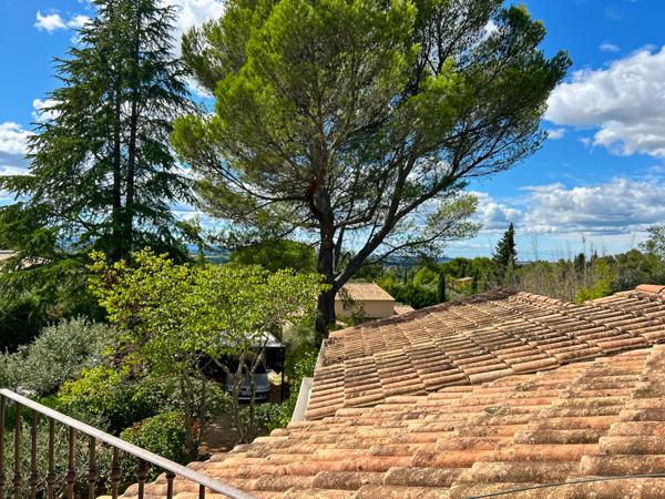 L'Isle-sur-la-Sorgue (84800) Isle sur la Sorgue / St Antoine superbe maison de 180 m2 vterrain 2900 m2 piscine.