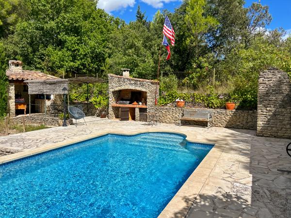 L'Isle-sur-la-Sorgue (84800) Isle sur la Sorgue / St Antoine superbe maison de 180 m2 vterrain 2900 m2 piscine.