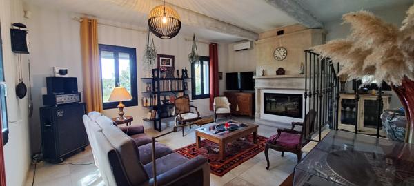 L'Isle-sur-la-Sorgue (84800) Isle sur la Sorgue / St Antoine superbe maison de 180 m2 vterrain 2900 m2 piscine.
