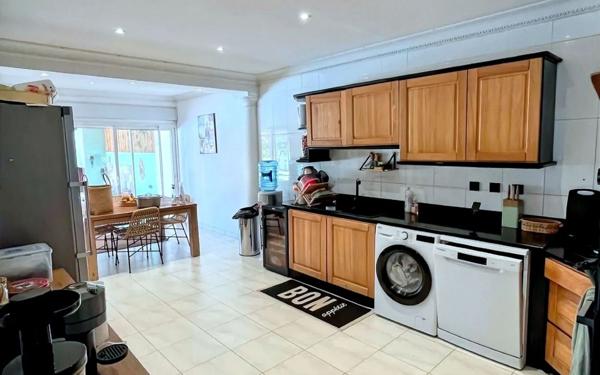 Maison à vendre    6 pièces • 197 m2 Sainte-Marie