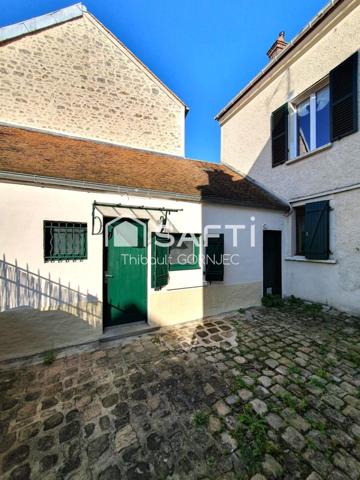 Vendu loué, Studio avec mezzanine dans le vieil Avon