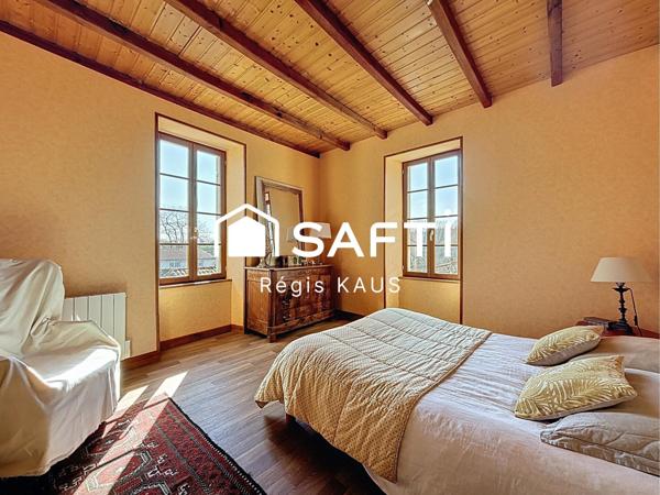 maison en pierre 4 chambres 177 m², terrain 1436 m²