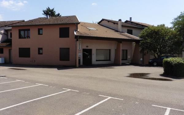 Appartement à louer    1 pièce • 14,50 m2 Saint-Genis-Laval