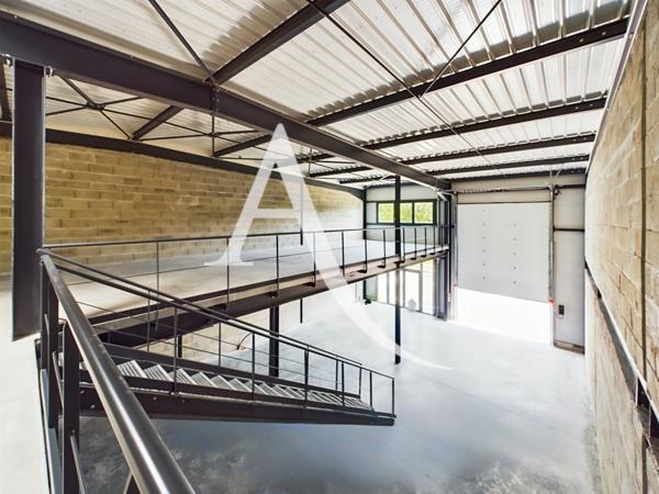 Local d'activité Mesigny 230 m2
