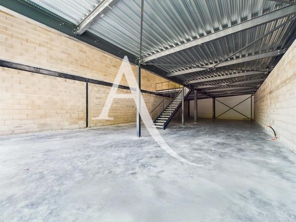Local d'activité Mesigny 230 m2