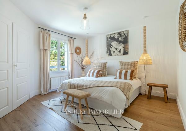 À VENDRE - MAGNIFIQUE MAISON FAMILIALE DE 5 CHAMBRES - PUILBOREAU - 10 MIN LA ROCHELLE