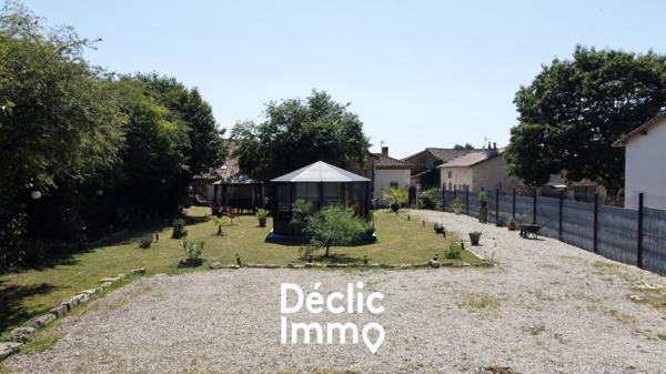Vente maison de hameau Civray, 108m² 4 pièces 139 100€ avec garage
