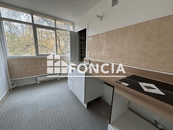 Location Appartement 4 pièces 69.9 m² - 31 RUE DU LAC Verneuil Sur Seine 78480