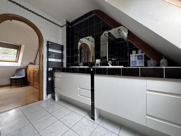 Auray (56400) MAISON DE CHARME - SUR SOUS SOL COMPLET -TERRAIN 1140 m²