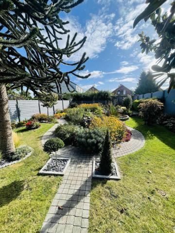 jolie maison d'habitation entièrement rénové avec un magnifique jardin