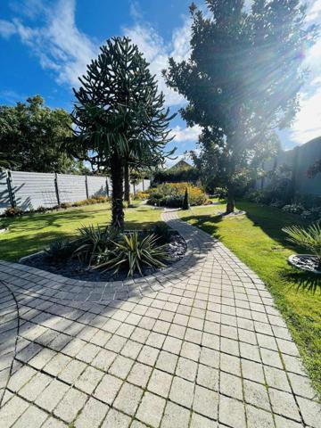 jolie maison d'habitation entièrement rénové avec un magnifique jardin