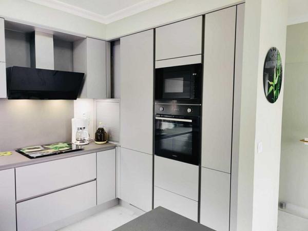 jolie maison d'habitation entièrement rénové avec un magnifique jardin