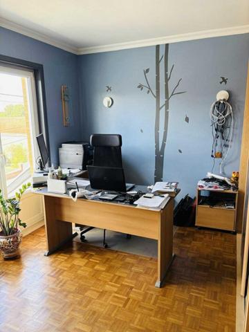 jolie maison d'habitation entièrement rénové avec un magnifique jardin