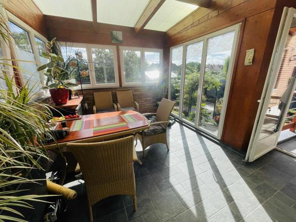 jolie maison d'habitation entièrement rénové avec un magnifique jardin