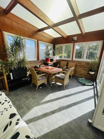 jolie maison d'habitation entièrement rénové avec un magnifique jardin