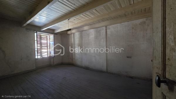 Opportunité ! Maison à rénover, de 110 m²environ, quatre chambres, Terrain, Pas de garage mais possible de le créer par le terrain.
Venez vite découvrir cette maison Mitoyenne, un seul coté, de 1102 m²environ, situé dans le beau village de SANXAY 86600 à 14 minutes de JAZENEUIL
, à six minutes de Minigoute et à vingt minutes de Vivonne.

Rez-de-chaussée:
- Entrée spacieuse, vue sur le premier escalier.
- Sur la droite de l'entrée, salon, avec cheminée non utilisée.
- Sur la droite de l'entrée, une grande cuisine
- Une pièce supplémentaire à utiliser à votre convenance.
- Second escalier
- Pièce avec partie cave
- Grande véranda
- Salle de bain avec baignoire et toilette

A l'étage :
- Trois  très belles chambres , possibilité d'accéder au grenier pour création de nouvelle chambres

Point IMPORTANT:
- Rénovation à réaliser sur l'ensemble du bien !
- Tout à l'égout
- Toiture habitation ok,
- Toiture hangar et petit toi cave à reprendre
- huisserie simple 
- Rénovation complète à faire, je peux vous réaliser des devis travaux.

Extérieur :
Un jardin non clôturé de 484 m²environ, bien compris sur la parcelle
Une visite ???
