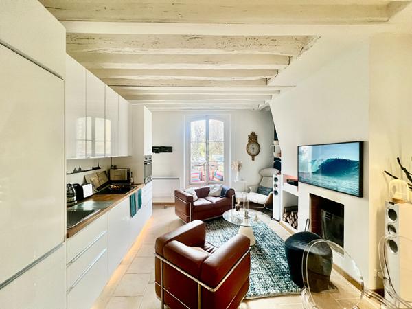 "Versailles Saint-Louis" Bel appartement meublé de 3 pièces 41 m2 avec cave ! Loyer 1 450 €/mois charges comprises **  - Référence  27606