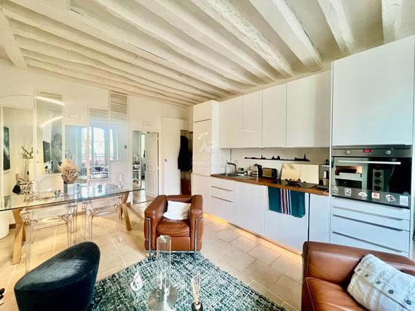 "Versailles Saint-Louis" Bel appartement meublé de 3 pièces 41 m2 avec cave ! Loyer 1 450 €/mois charges comprises **  - Référence  27606