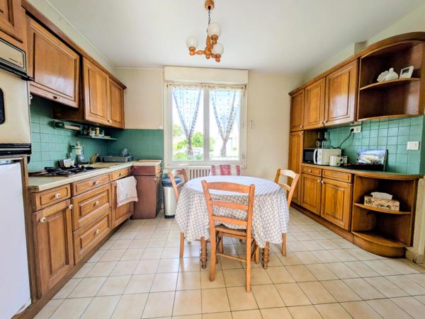 44740 BATZ SUR MER - MAISON T5 sur 440m²