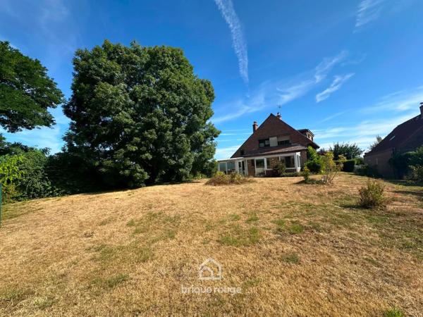 Individuelle bâtie sur plus de 1800m² constructible !