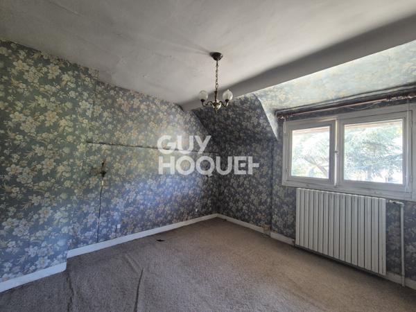 BELLE MAISON FAMILIALE AVEC VASTE TERRAIN