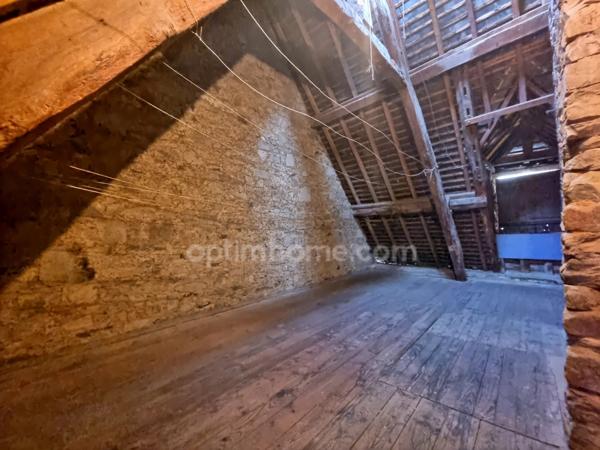 🏡 Maison de ville avec cour, terrain et dépendance, 2 chambres - Quartier MARTILLY