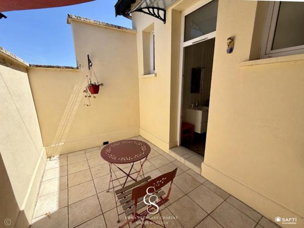 Charme, authenticité et grands volumes : une demeure familiale exceptionnelle à découvrir sans tarder.