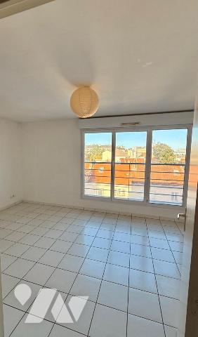 NANTES - ST FELIX - Appartement de type 2 avec ascenseur, cave et parking