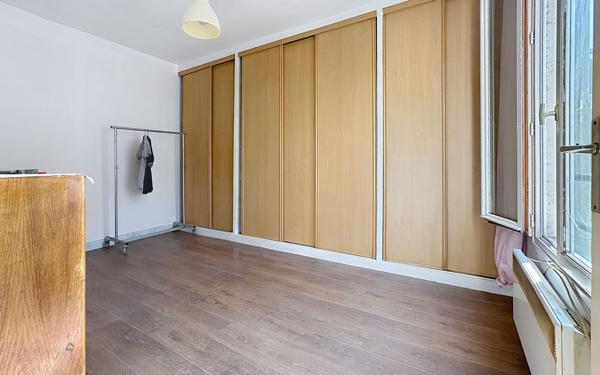 Appartement à vendre    2 pièces • 33 m2 Paris 10