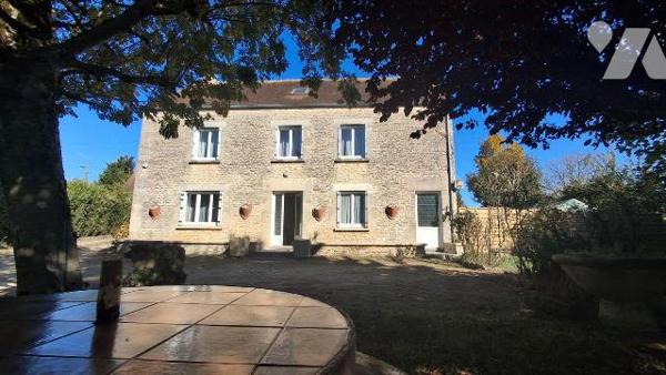 Maison à Vendre à Occagnes (61200) disposant d'une surface habitable d'environ 147,33 m² . Elle...