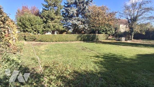 Maison à Vendre à Occagnes (61200) disposant d'une surface habitable d'environ 147,33 m² . Elle...