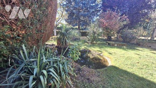 Maison à Vendre à Occagnes (61200) disposant d'une surface habitable d'environ 147,33 m² . Elle...